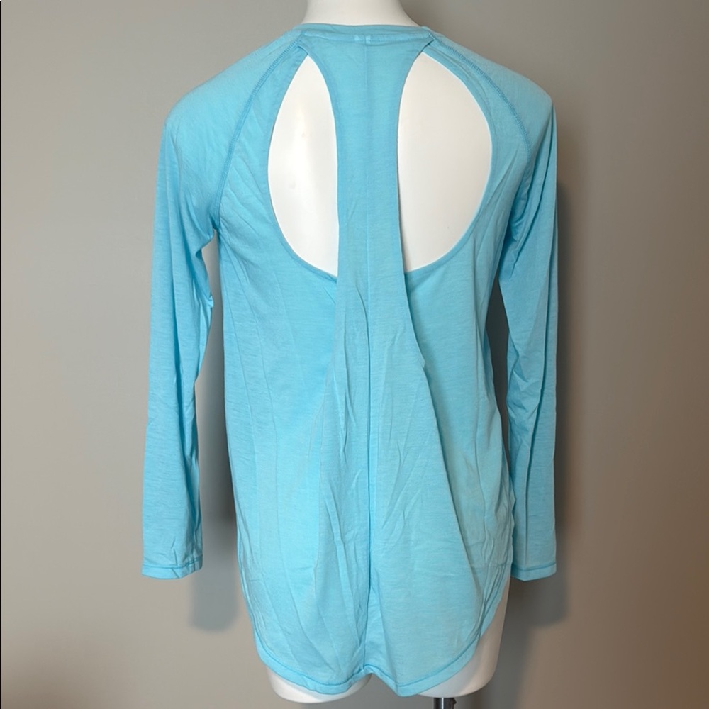 Under Armour Light Blue Long Sleeve Cut Out Loose Athletic Shirt Size Small